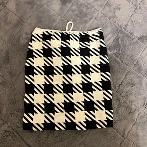 Solid & striped black and white mini skirt ; size xs